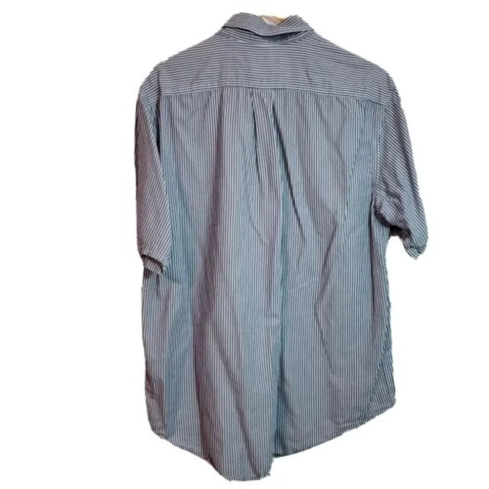 Roundtree & Yorke Mens Shirt Medium Chambray Blue White Striped Short Sleeve - Picture 2 of 3